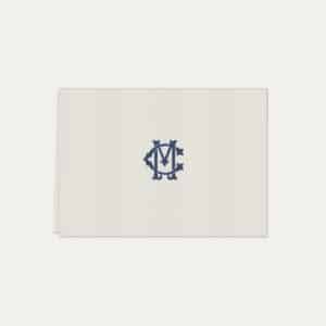 Papel de carta personalizado com monograma clássico azul marinho e envelope colorido à sua escolha.