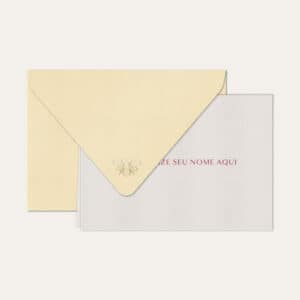 Papel de carta personalizado com nome clássico em bordo e envelope bege
