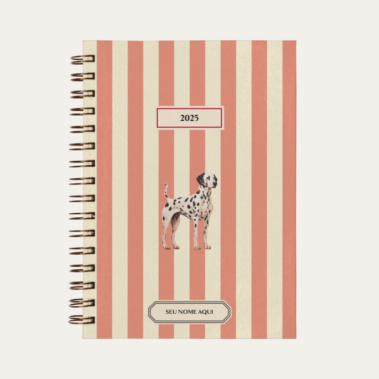 Capa do planner personalizado Colmeias Design com estampa listrada rosa e ilustração de cachorro dalmata