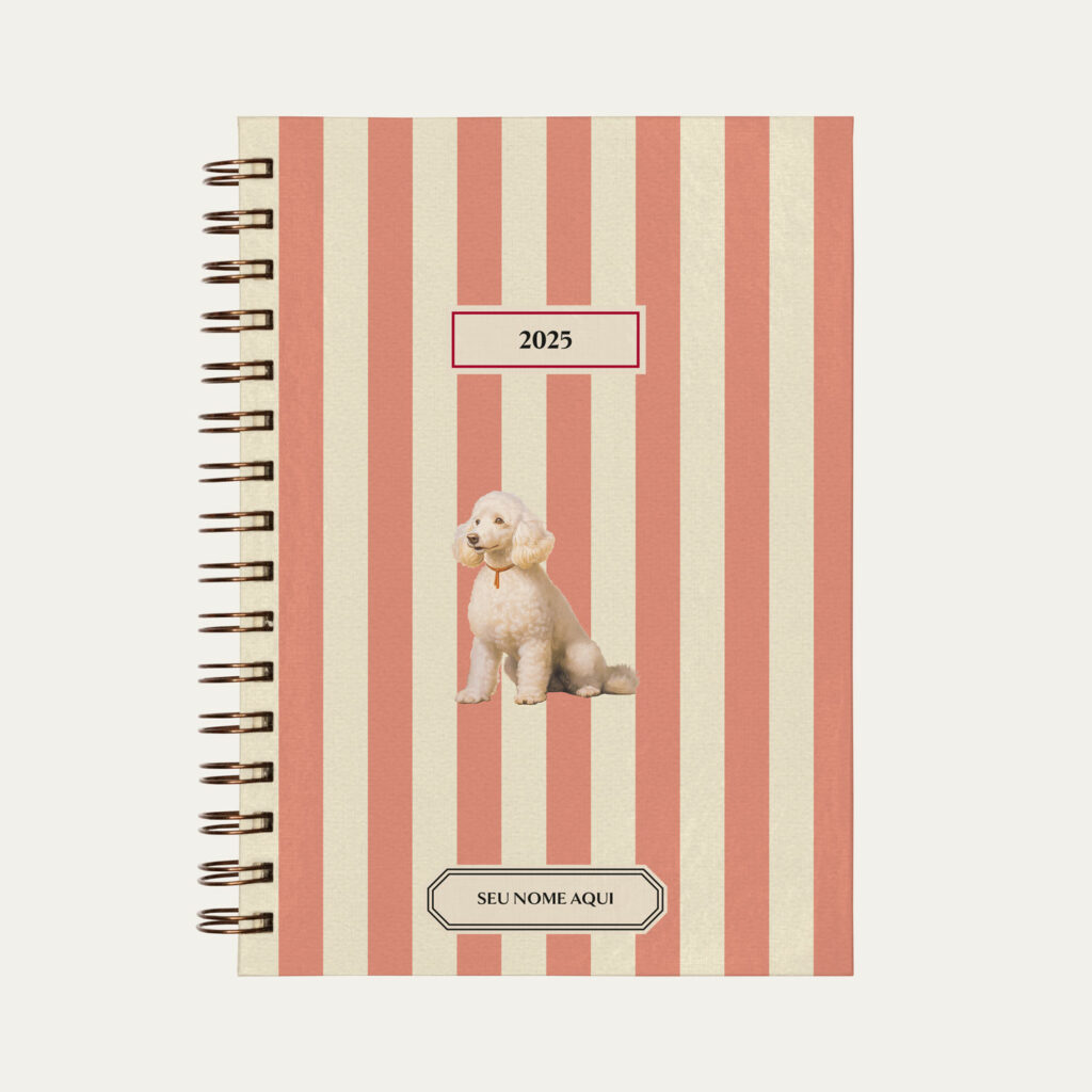 Capa do planner personalizado Colmeias Design com estampa listrada rosa e ilustração de cachorro poodle