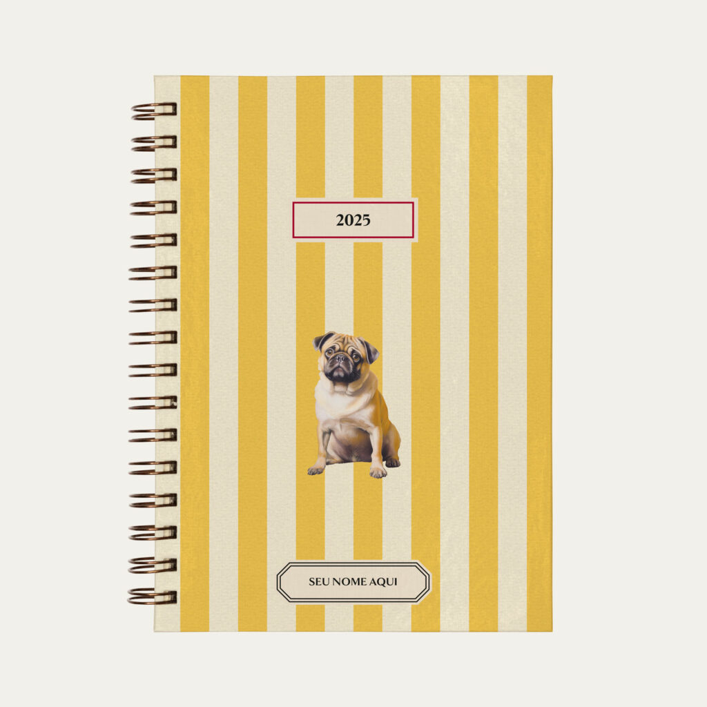 Capa do planner personalizado Colmeias Design com estampa listrada amarelo e ilustração de cachorro pug